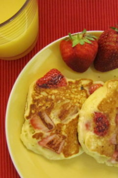 "Cakey" Strawberry Buttermilk Pancakes