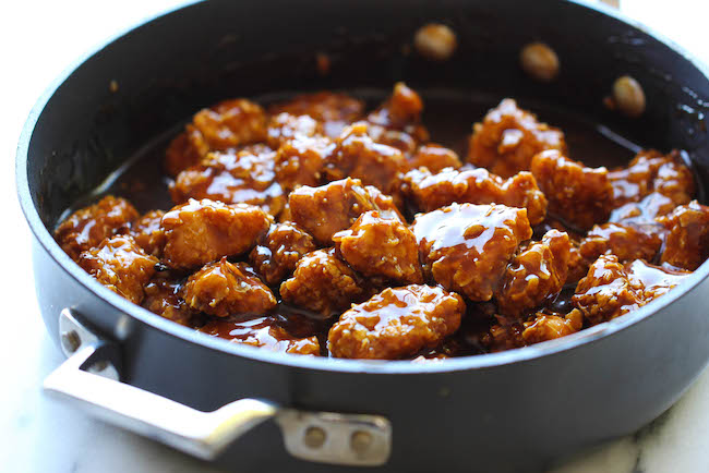 Lighter General Tso's Chicken - Một phiên bản nướng nhẹ hơn, được làm bằng một nửa calo.  Và nó thậm chí còn ngon hơn bản gốc!