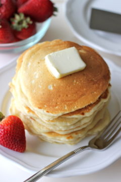 Buttermilk Pancakes With Strawberry Sauce