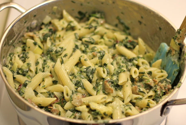 Spinach and Artichoke Dip Pasta - All the flavors of the cheesy, creamy dip in pasta form!