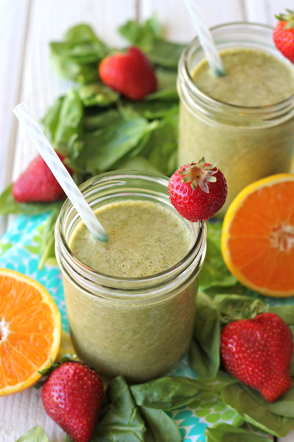 Green Smoothie - A refreshing smoothie loaded with fruits, spinach and Greek yogurt, and it doesn't even taste healthy!