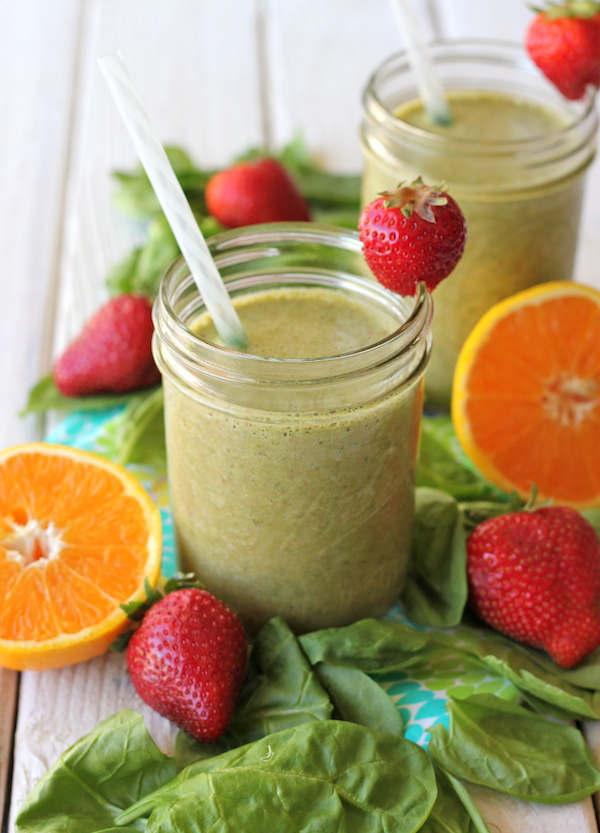 Green Smoothie - A refreshing smoothie loaded with fruits, spinach and Greek yogurt, and it doesn't even taste healthy!