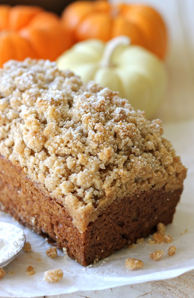 Crumbly Pumpkin Bread - With lightened-up options, this can be eaten guilt-free! And the crumb topping is out of this world amazing!