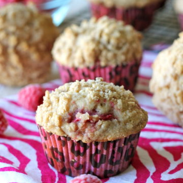 Raspberry Crumb Muffins - Damn Delicious