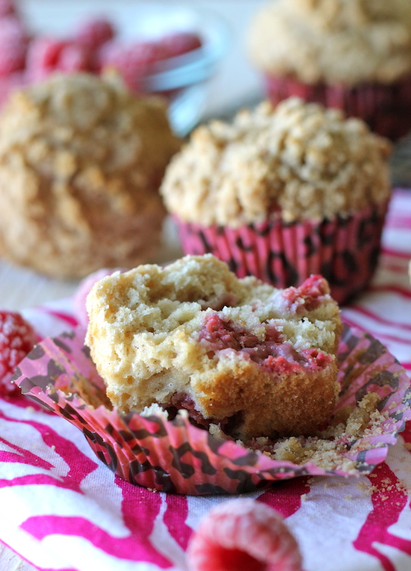 Raspberry Crumb Muffins - Start your mornings off right with these hearty muffins topped with a crumb topping that is to die for!
