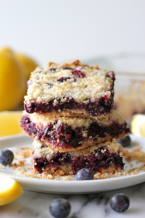 Blueberry Crumb Bars - Oh-so-crumbly blueberry crumb bars bursting with fresh blueberries with a hint of refreshing lemon goodness!