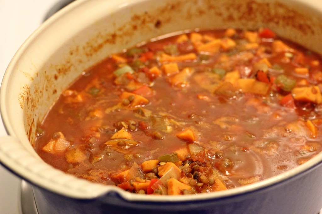 Sweet Potato and Lentil Chili (vegan) - Damn Delicious