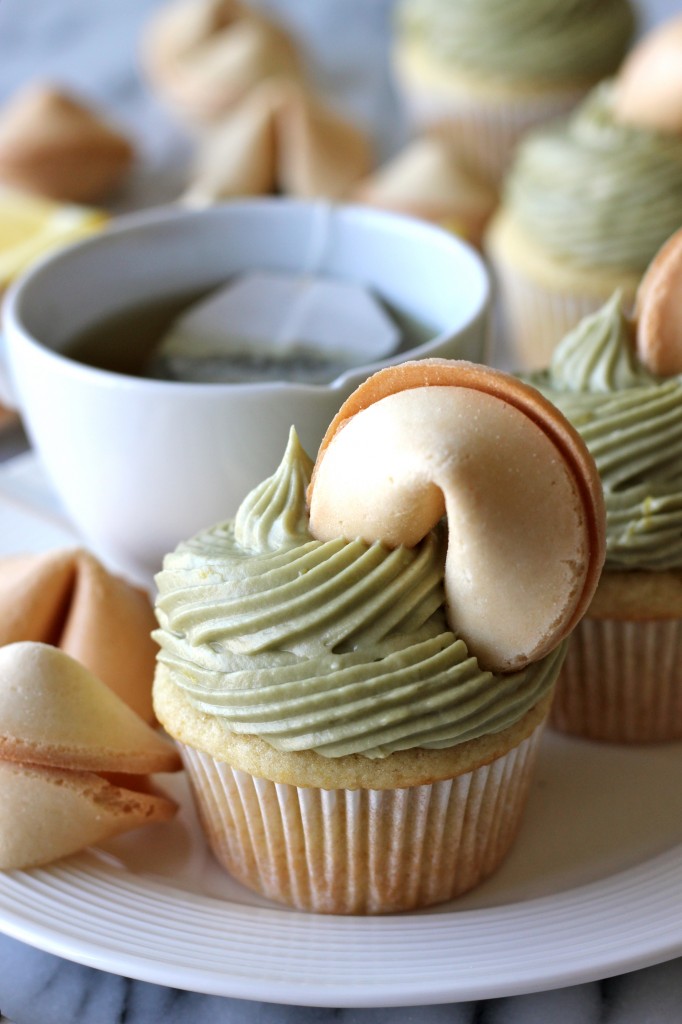 Green Tea Cupcakes with Matcha Cream Cheese Frosting - A deliciously moist cupcake infused with antioxidant-rich green tea!