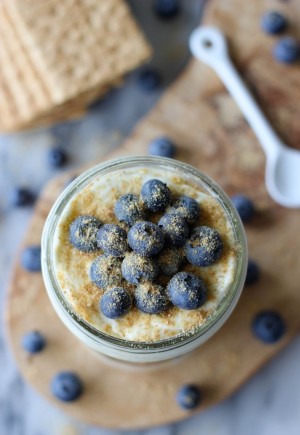 {No Bake} Vanilla Bean Cheesecake Blueberry Pie - Damn Delicious