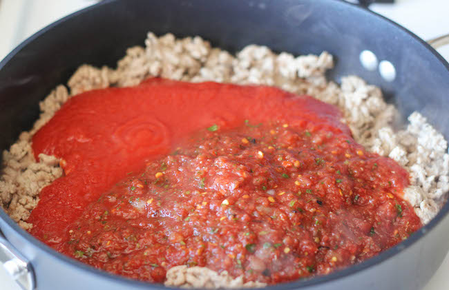 One Pot Mexican Skillet Pasta - This Mexican-inspired pasta dish can be made in 30 minutes or less. Even the pasta gets cooked right in the pot!