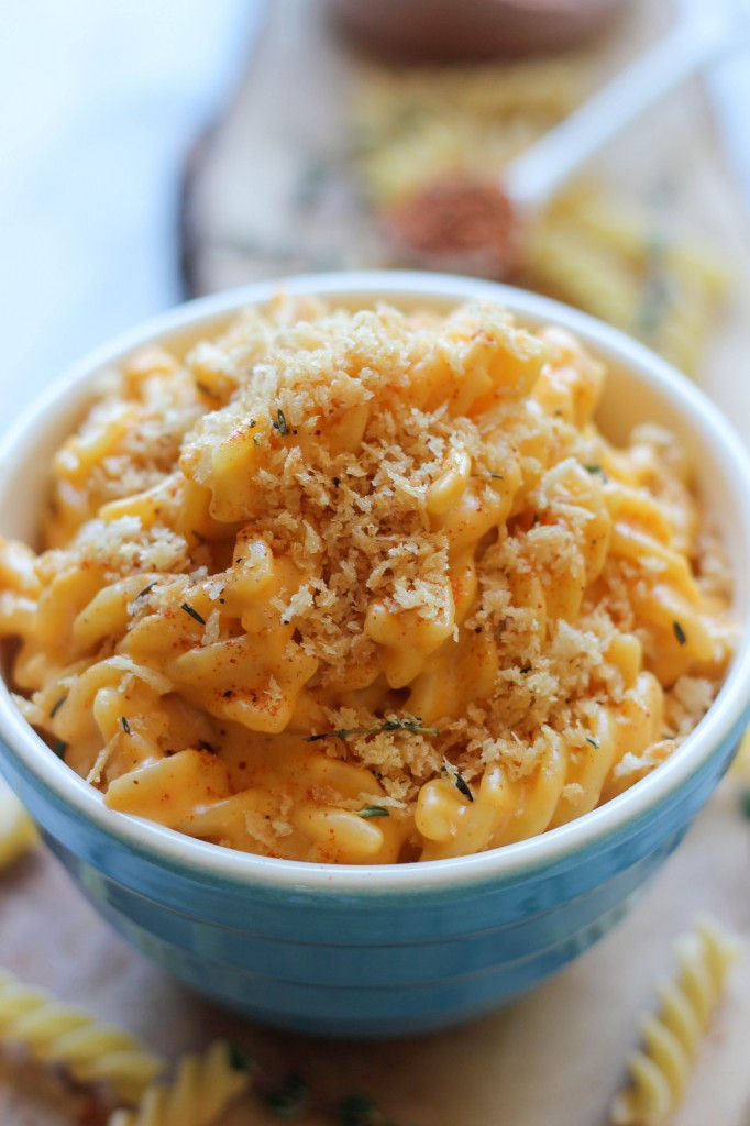 Stovetop Mac and Cheese - A quick and easy, no-fuss mac and cheese made in less than 30 min. Comfort food never tasted so good!