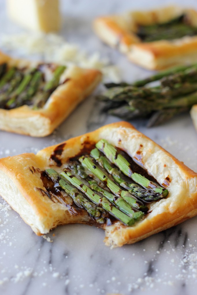 Asparagus Tart with Balsamic Reduction - This is one of the easiest appetizers ever made, and it looks so elegant and sophisticated!