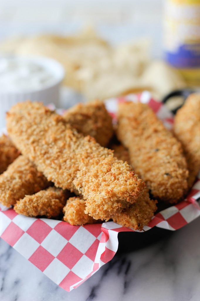 Chicken Tenders with Greek Yogurt Ranch - These healthy baked chicken tenders can be enjoyed by both kids and grown-ups!