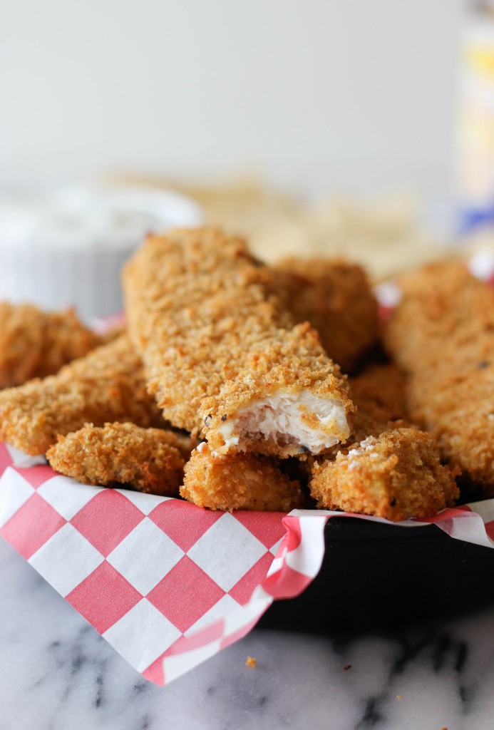 Chicken Tenders with Greek Yogurt Ranch - These healthy baked chicken tenders can be enjoyed by both kids and grown-ups!