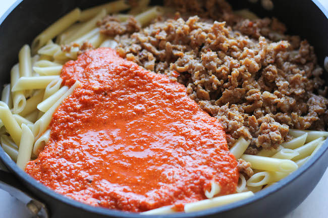 Red Pepper Pasta Bake - A quick and easy cheesy pasta bake that the whole family will love!