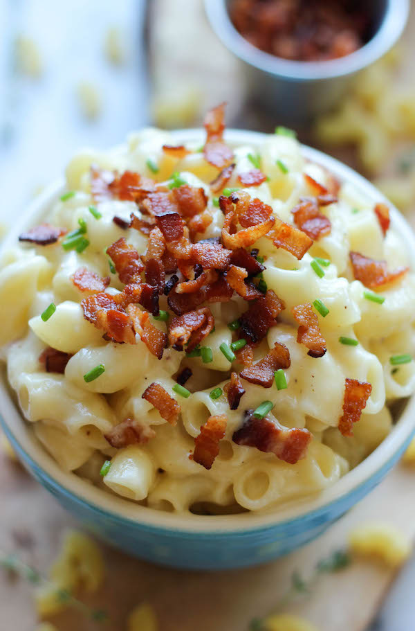 Gruyere Bacon Mac and Cheese - An easy stovetop, no-fuss, 30 min mac and cheese from start to finish!