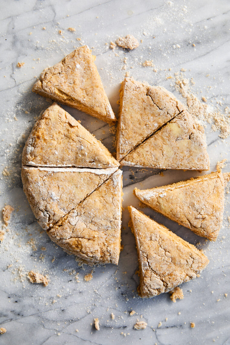 Starbucks Pumpkin Scones Copycat Recipe - Incredibly easy to make and even tastier than Starbucks! And that drizzle of glaze on top, SO GOOD!