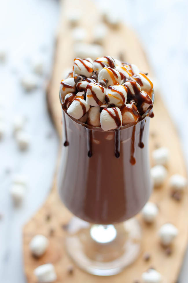 Kahlua Hot Chocolate - So cozy, so boozy, and so perfect for these chilly nights!