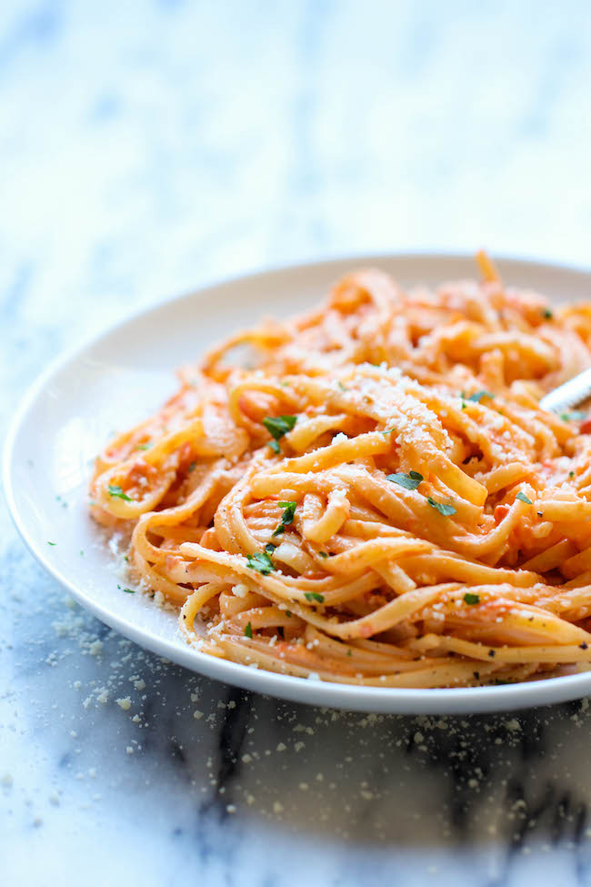 Roasted Red Pepper Alfredo - Damn Delicious