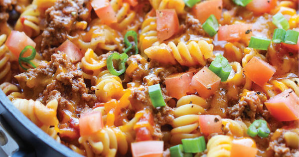 One Pot Cheeseburger Casserole - Damn Delicious