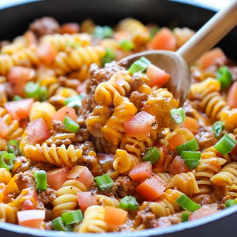 One Pot Cheeseburger Casserole - Damn Delicious