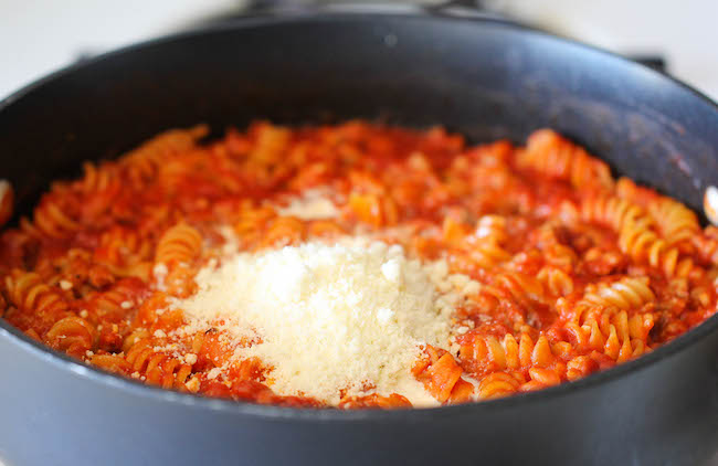 One Pot Baked Ziti - An incredibly easy, no-fuss baked ziti - even the pasta gets cooked right in the pan!
