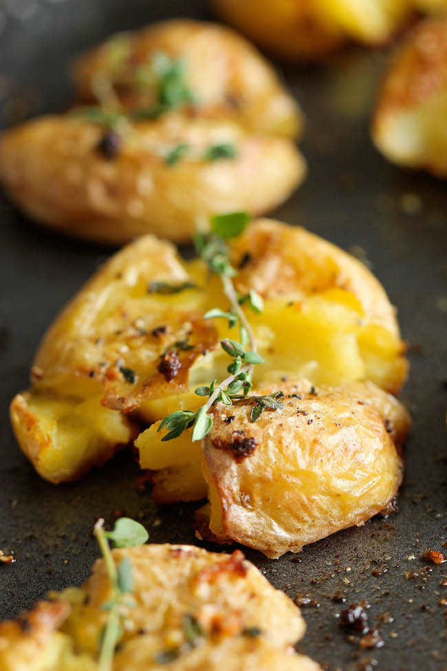 Garlic Smashed Potatoes - These potatoes are incredibly tender on the inside yet amazingly crisp on the outside!