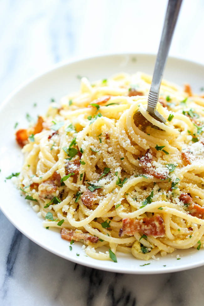 Spaghetti Carbonara - The easiest pasta dish you will ever make with just 5 ingredients in 15 min, loaded with Parmesan and crisp bacon goodness!