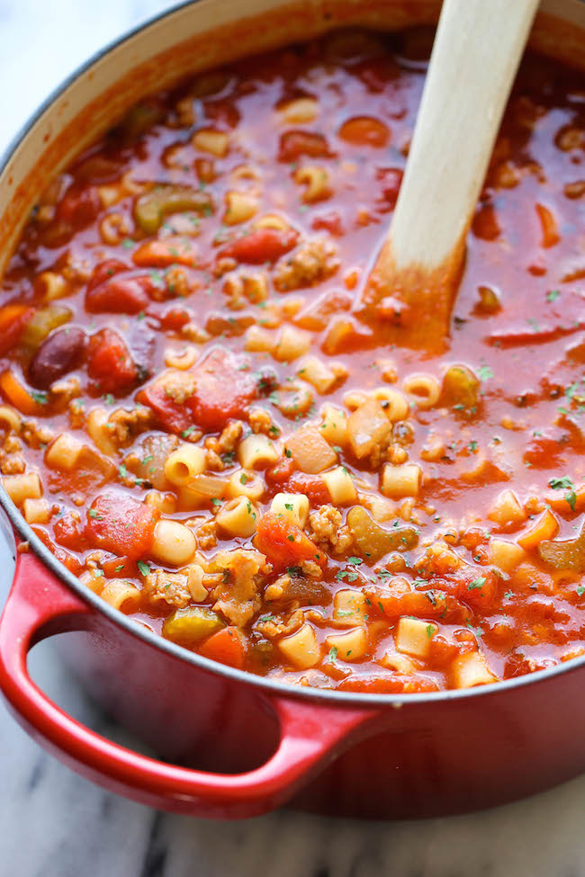 Olive Garden Pasta e Fagioli - A super easy, no-fuss copycat recipe that's wonderfully hearty and comforting, except it tastes 100x better!