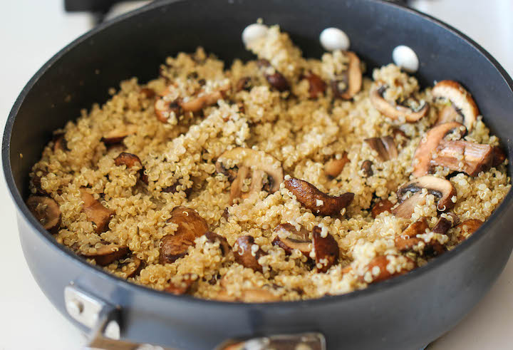 Garlic Mushroom Quinoa - An easy, healthy side dish that you'll want to make with every single meal!