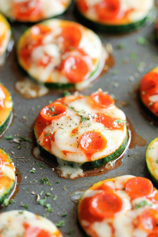 Zucchini Pizza Bites - Healthy, nutritious pizza bites that come together in just 15 minutes with only 5 ingredients!