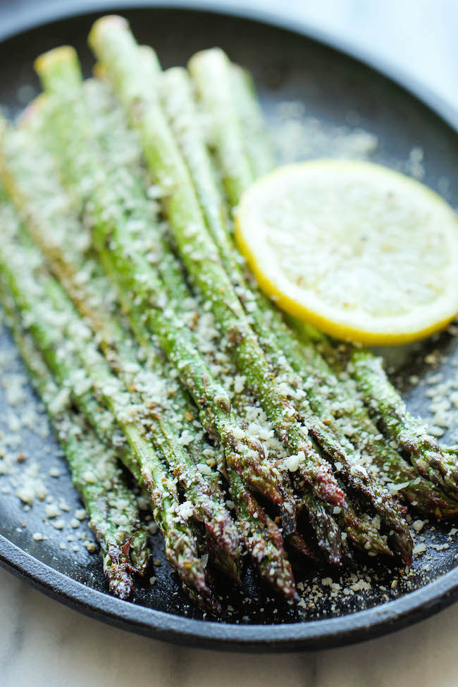 Lemon Parmesan Asparagus - A quick and easy side dish with fresh lemon juice, garlic and Parmesan goodness, made with just 5 min prep!