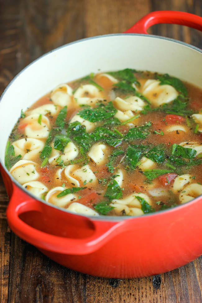 Spinach Tomato Tortellini Soup - The easiest, most comforting and hearty soup ever. All you need is 5 min prep. SO EASY!