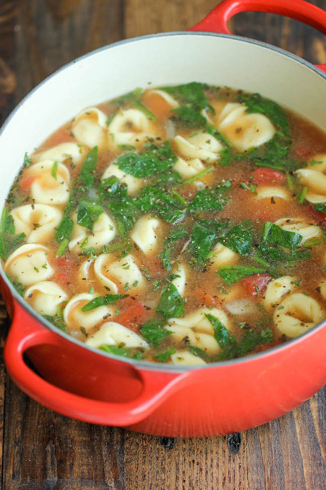Spinach Tomato Tortellini Soup - The easiest, most comforting and hearty soup ever. All you need is 5 min prep. SO EASY!