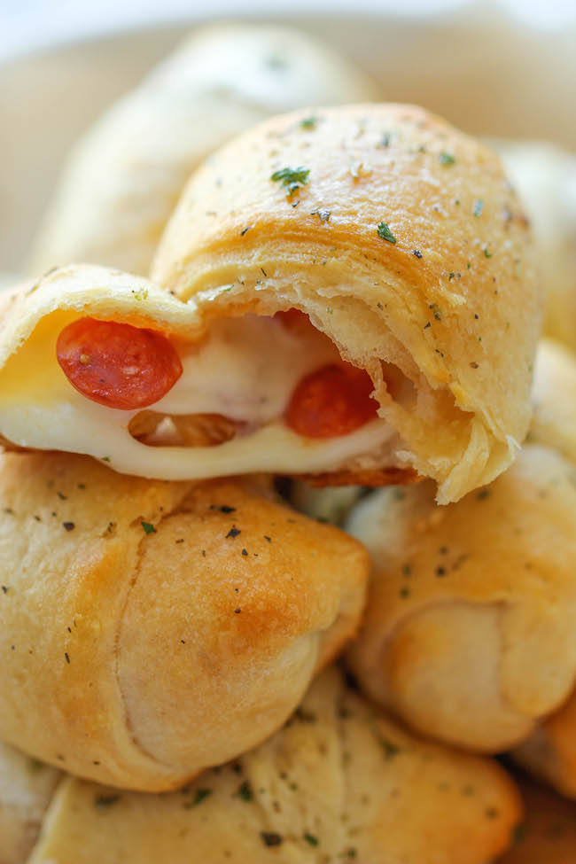 Pizza Roll Ups - These cheesy 5-ingredient pizza roll-ups come together so quickly and easily without the fuss. Perfect for snacking or game day!