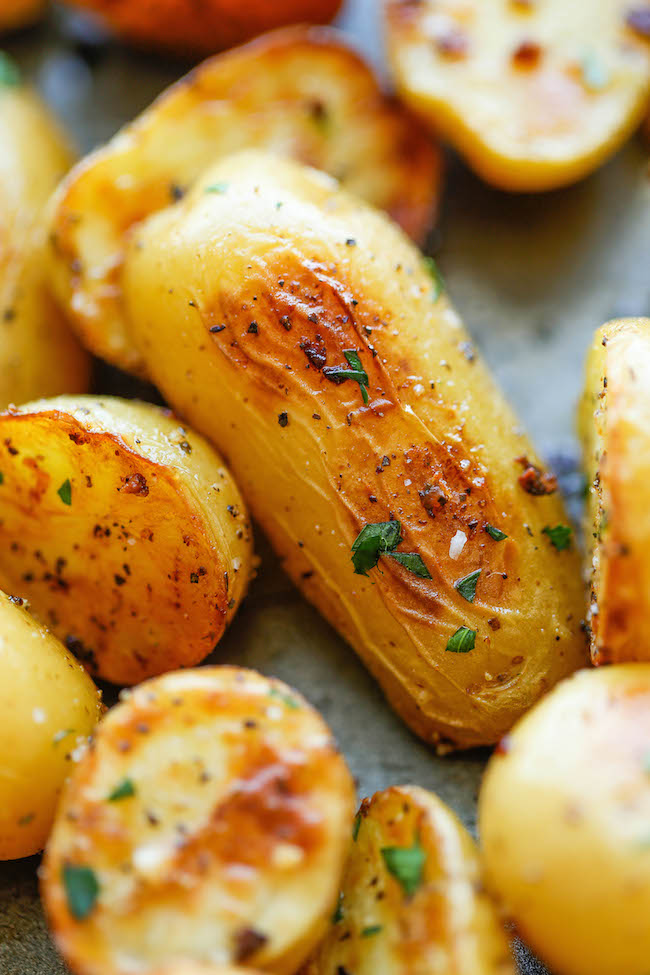 Garlic Ranch Potatoes - The best and easiest way to roast potatoes with garlic and ranch. After this, you'll never want to roast potatoes any other way!