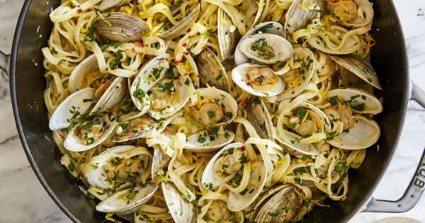 Easy Linguine with Clams