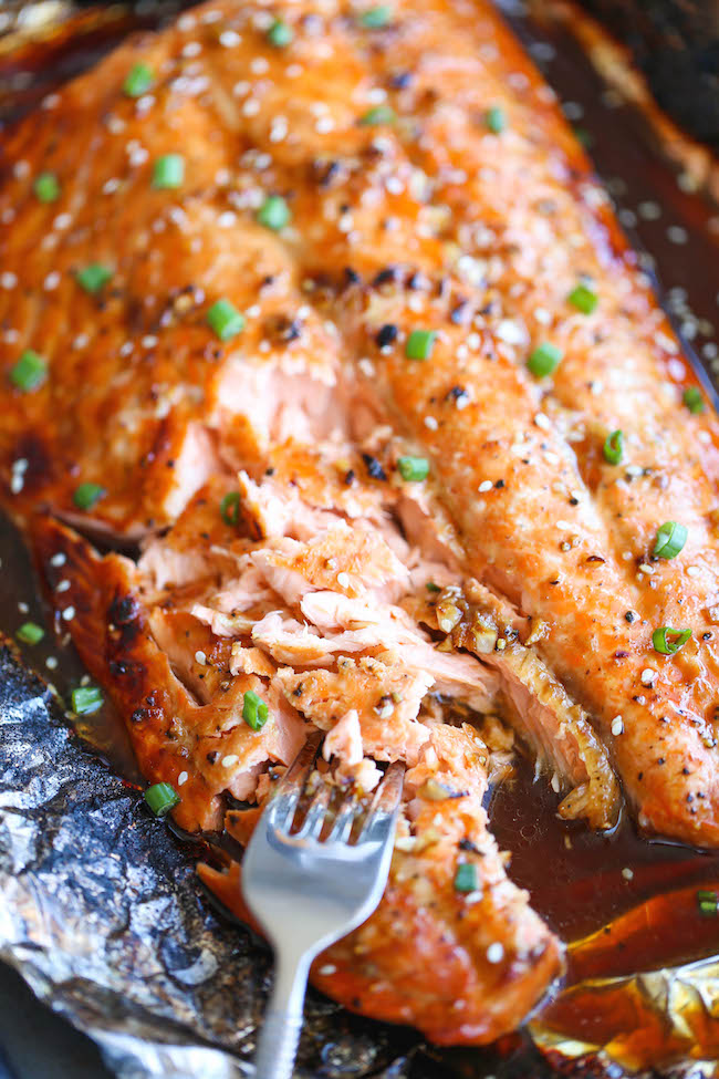 Asian Salmon in Foil - The best and easiest way to make salmon in foil – and you won’t believe how much flavor is packed right in!