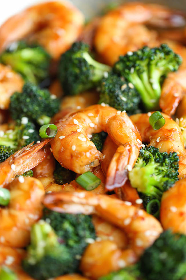 Easy Shrimp and Broccoli Stir Fry - The easiest stir fry you will ever make in just 20 min - it doesn't get easier (or quicker) than that! 287.3 calories.