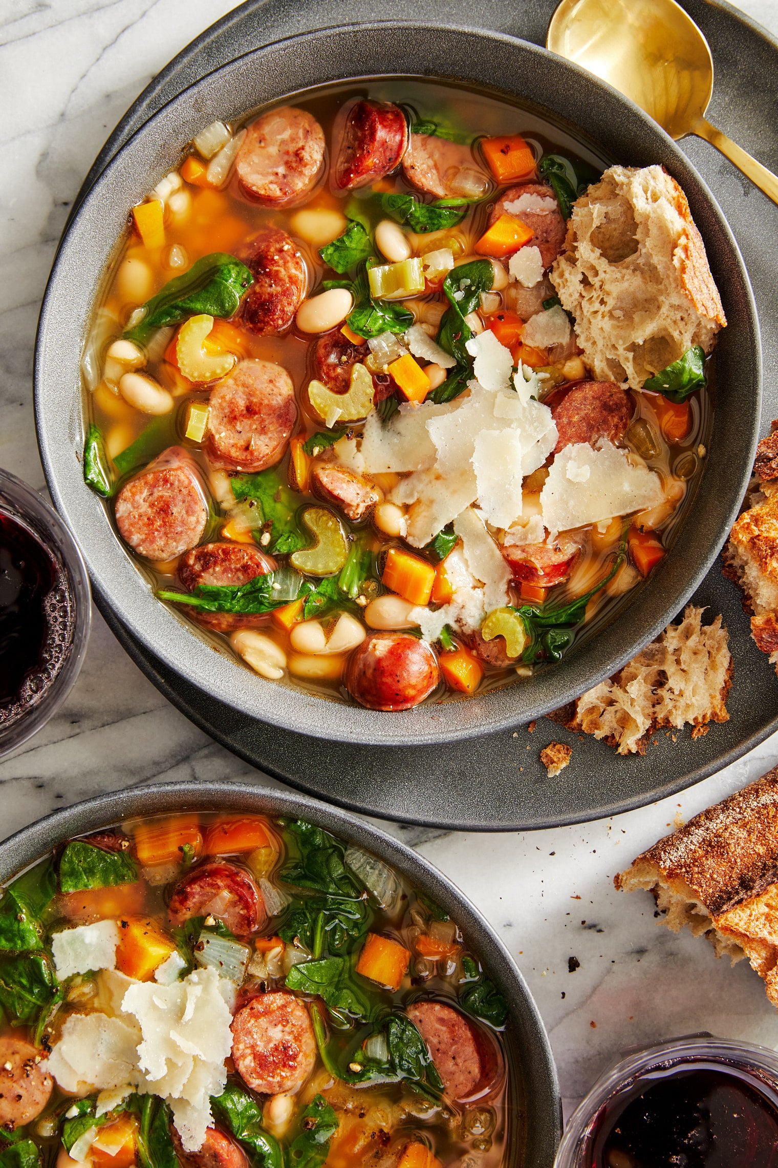 Slow Cooker Sausage, Spinach and White Bean Soup