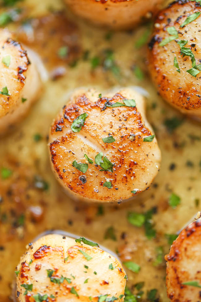 Lemon Butter Scallops - All you need is 5 ingredients and 10 minutes for the most amazing, buttery scallops ever. Yes, it's just that easy and simple!