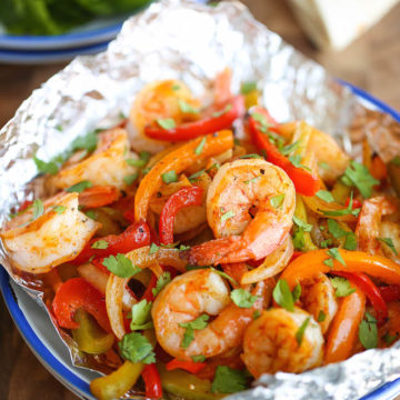 Shrimp Fajitas in Foil - Damn Delicious