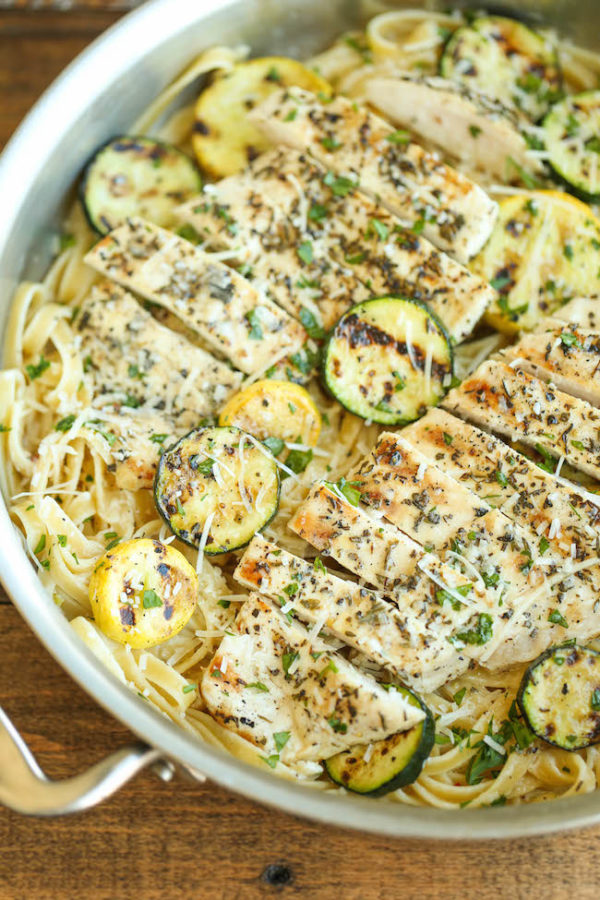 Garlic Butter Fettuccine With Chicken And Zucchini