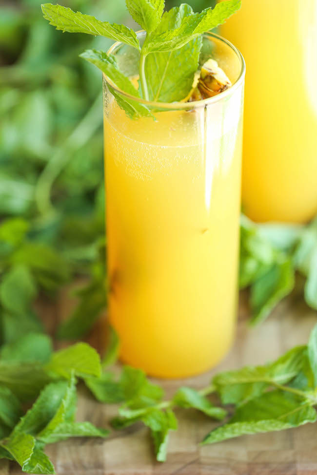 Pineapple Mint Spritzer - Simple, refreshing and wonderfully bubbly, made in 5 min with just 3 ingredients. It doesn't get any easier than this!