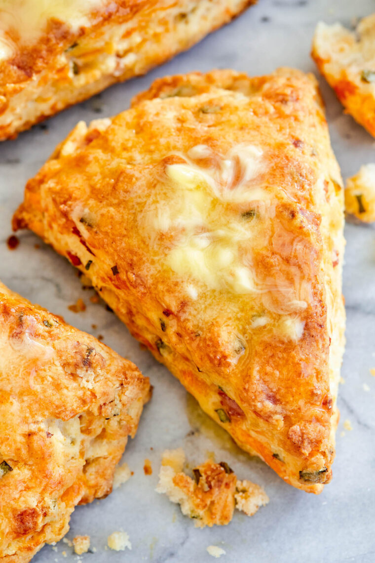 Ham and Cheese Scones - Easy peasy ham and cheddar scones perfect for any time of day - perfect as breakfast, snack-time, appetizer or with a bowl of soup!