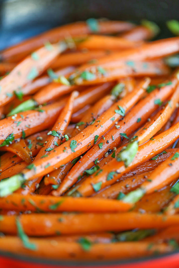 Cinnamon Brown Sugar Carrots - No-fuss easy peasy carrots glazed with butter, brown sugar and cinnamon. These carrots are sweet, savory, and simply amazing!