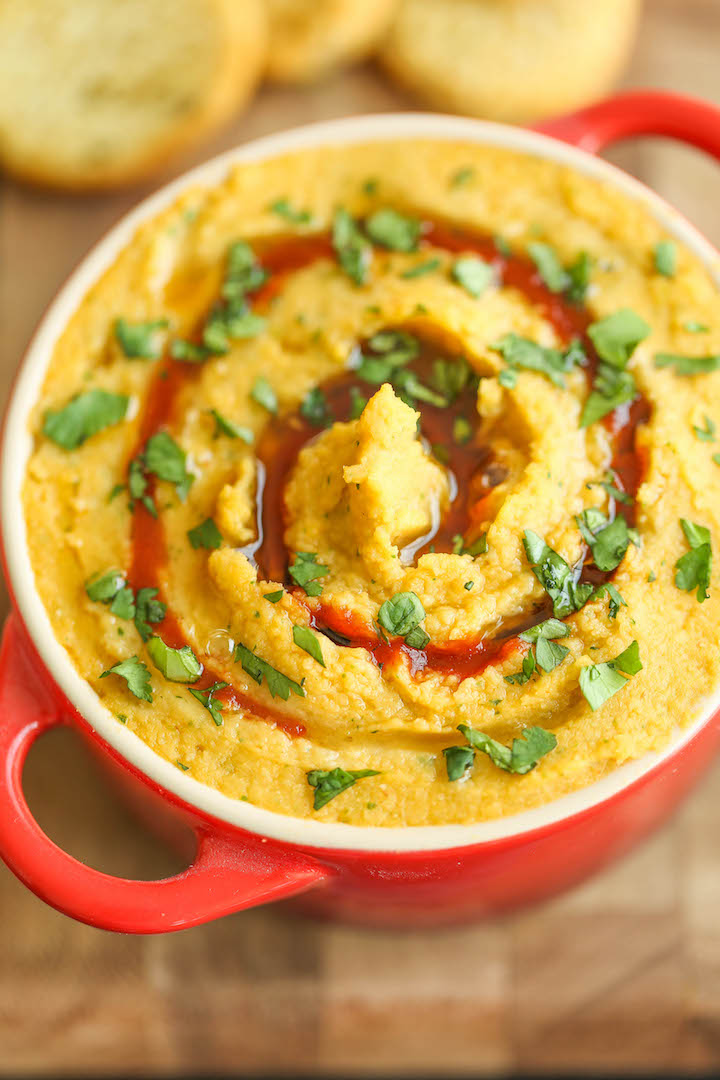 Sriracha Hummus - Quick, healthy and super easy to make in just 10 min from start to finish! So creamy, velvety and rich - way better than store-bought!