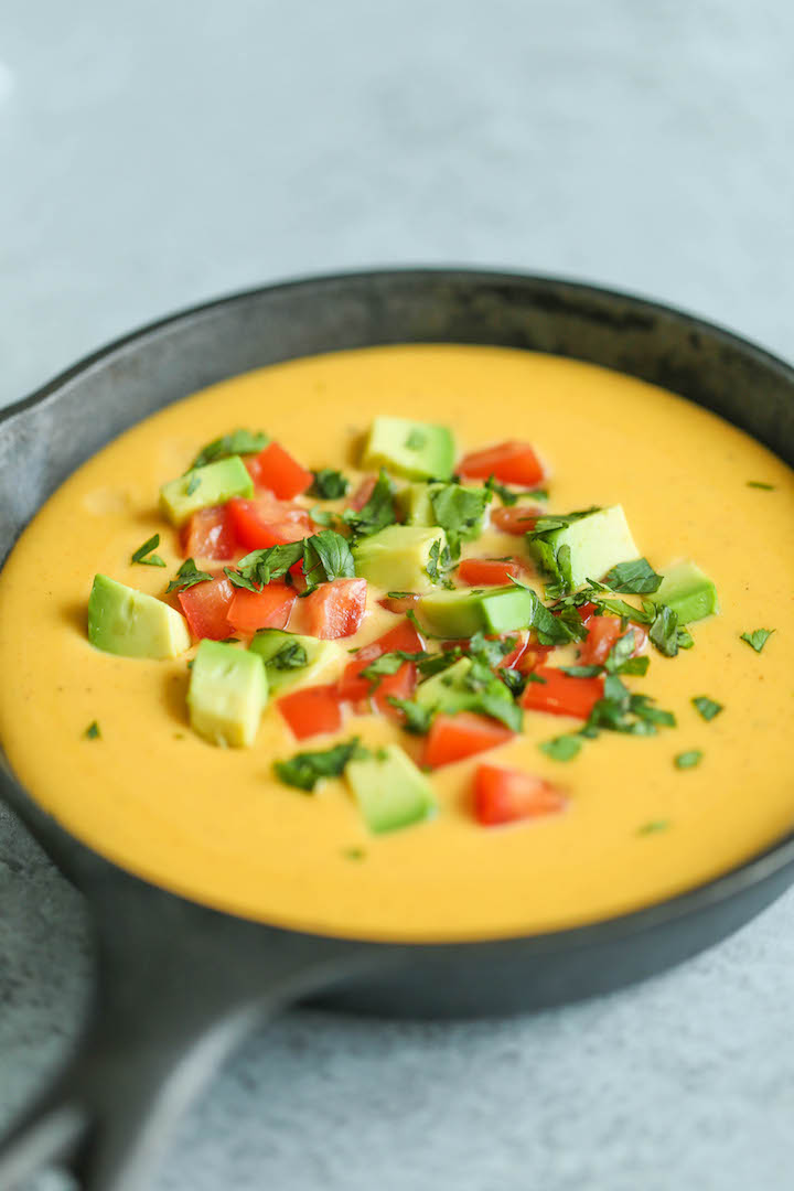 Fromage Nacho 10 minutes - Super facile et entièrement fait à partir de rien (pas de Velveeta) !  C'est ringard, pointu, fumé, incroyablement velouté et juste SI BON !