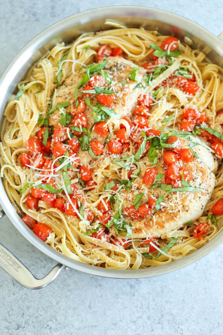 Tomato Basil Chicken Fettuccine - A quick weeknight Italian pasta dish using fresh, simple ingredients that you already have on hand! So easy and simple!