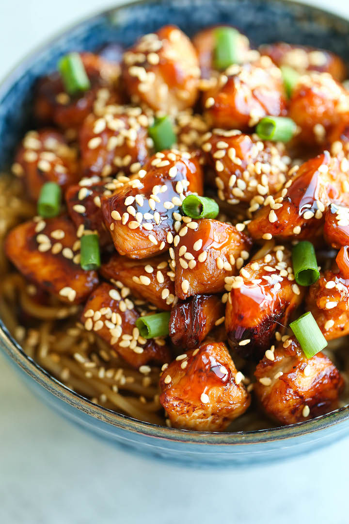 Teriyaki Chicken Noodle Bowls - A quick fix dinner made in less than 30 min. And the teriyaki sauce is completely homemade and way better than store-bought!